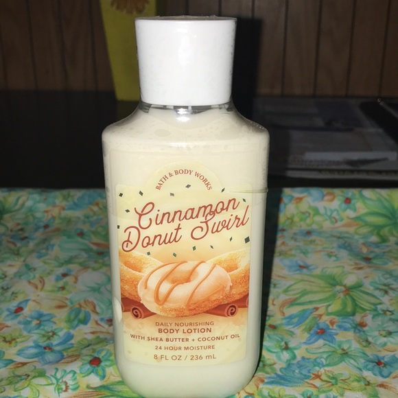 Bath & Body Works Bath & Body Bath Body Works Cinnamon Donut Swirl